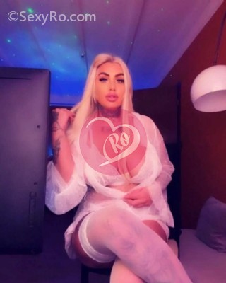 Blonda tatuata, cu piercing în zona intima! Ofer și show web, dar și masaj erotic!