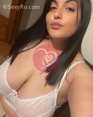 Casandra fata brunetă nouă reală.