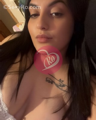 Casandra fata brunetă nouă reală. fotografia:2