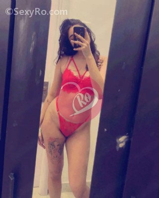 Brunetă naturală poze reale femeie discretă.