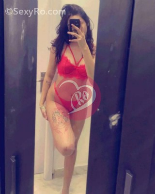 Brunetă naturală poze reale femeie discretă. fotografia:2