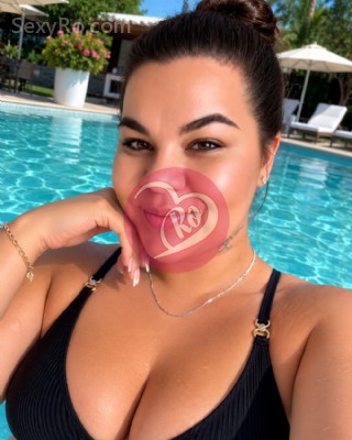 Lavinia Brunetă închisă la ten și cu forme sexi!! Singură în locație fotografia:4
