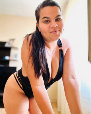 Lavinia Brunetă închisă la ten și cu forme sexi!! Singură în locație fotografia:7