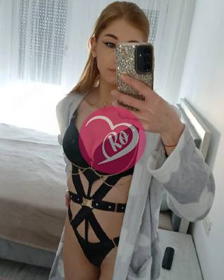 Andreea nouă la voi în oraș Fac și Party. fotografia:3