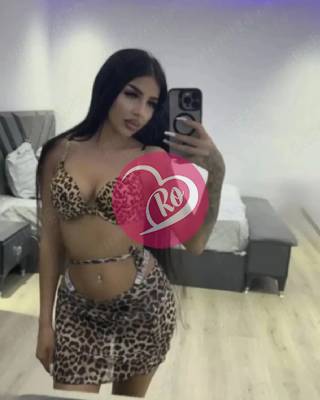 Alina sunt o brunetă frumoasa fac și deplasări. fotografia:2