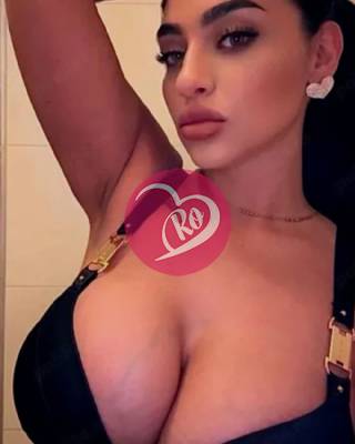 Antonia brunetă escorta lux La tine mine hotel!