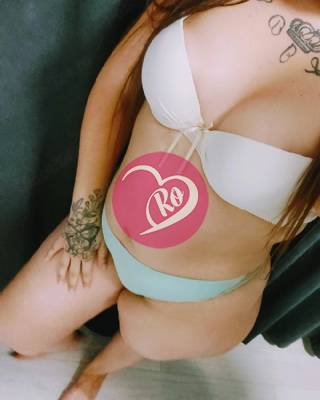 Selena 30 de ani și noua în orașul tău - Fac sex pentru că-mi place. fotografia:2
