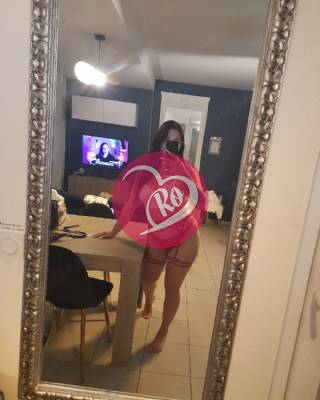 Femeie elegantă finuță fac și deplasai și party. fotografia:4