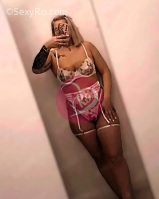 Blonda senzuală vino și te joacă cu piercing-ul meu. fotografia:4