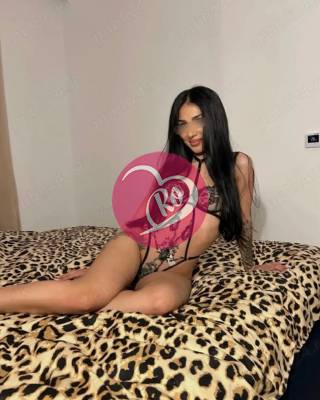 Andreea 20 de ani frumoasa elegantă noua în oraș noua în domeniu. fotografia:2