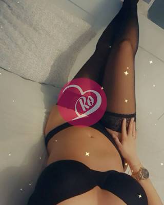 Brunetă sexy și draguță noua în oraș. fotografia:3