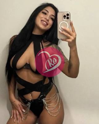 Diana 21 de ani dar experta cu bărbați excitați fac party și distracție.