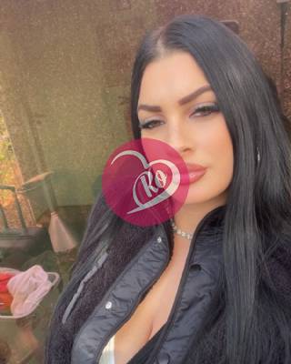 Brunetă reală fac confirmare fac și deplasări.