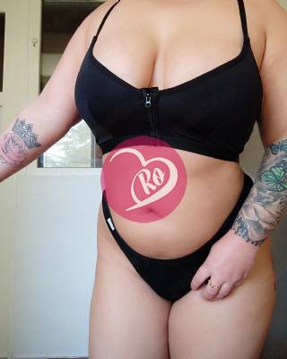 Escortă cu tatuaje sexy foarte priceputa. fotografia:3