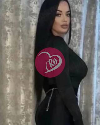 Brunetă accept și cupluri fac și Party. fotografia:2